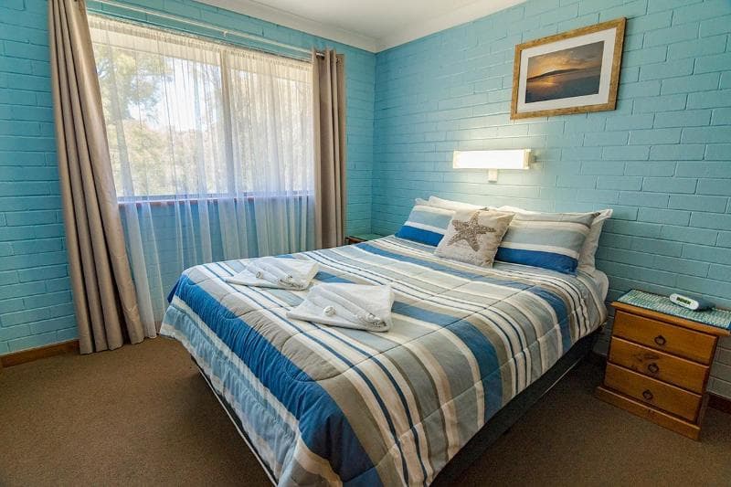 Emu Beach Chalets main