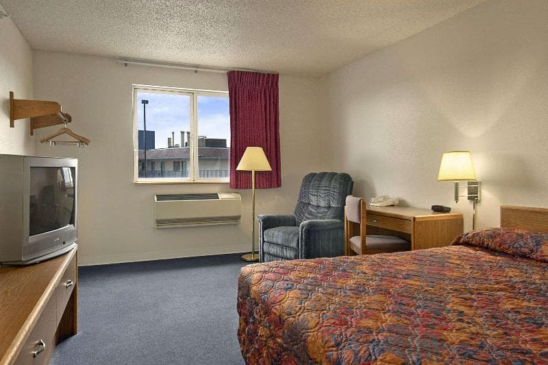 Super 8 by Wyndham Pendleton 5