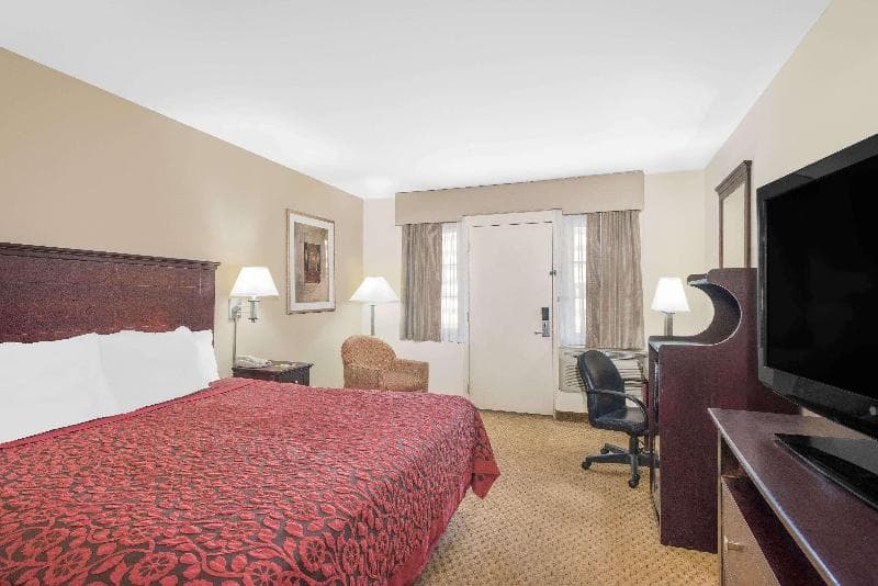 Days Inn by Wyndham Springfield/Philadelphia Intl Airport 5