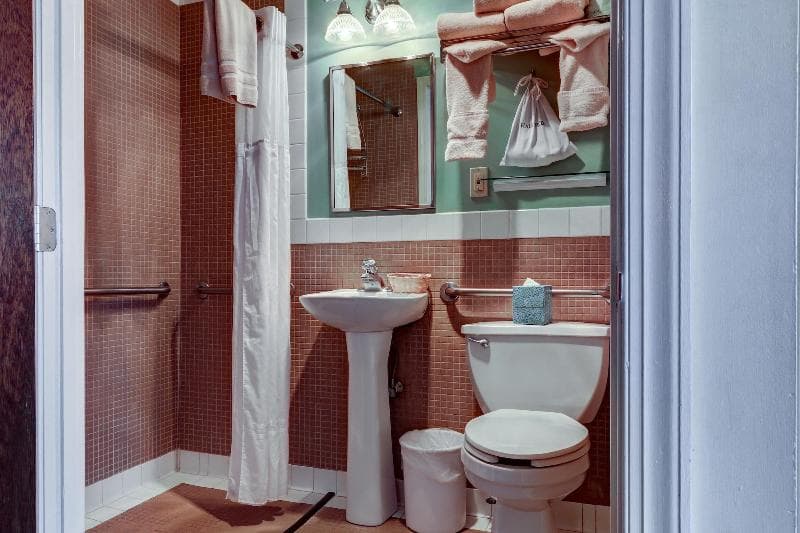 Alexander Inn 2