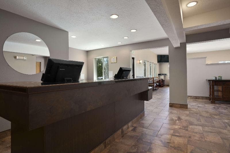 Super 8 by Wyndham Pocatello 2