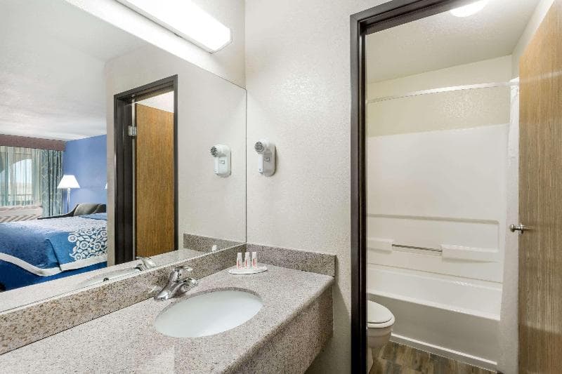 Days Inn by Wyndham Holbrook photo 1