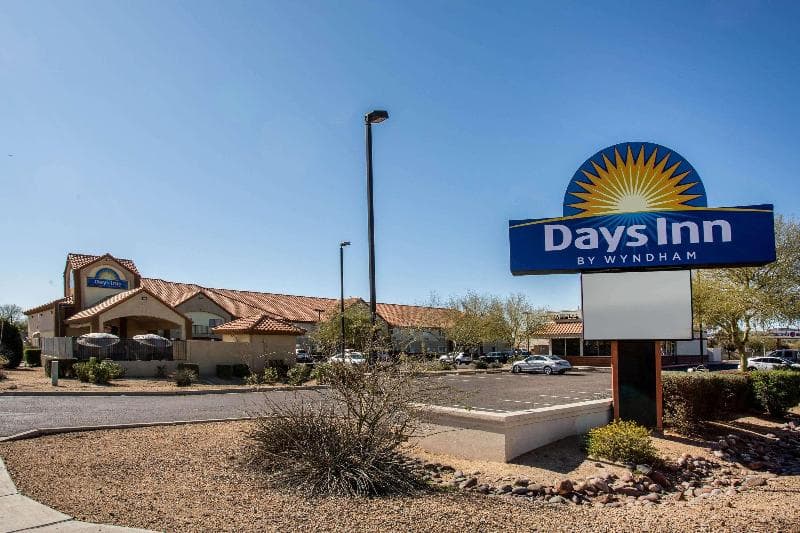 Days Inn by Wyndham Phoenix North 2