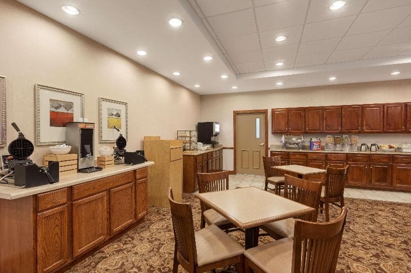 Country Inn & Suites By Radisson, Princeton, Wv 3