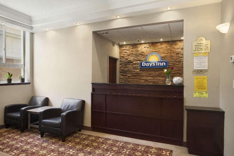 Days Inn by Wyndham Philadelphia Convention Center 2