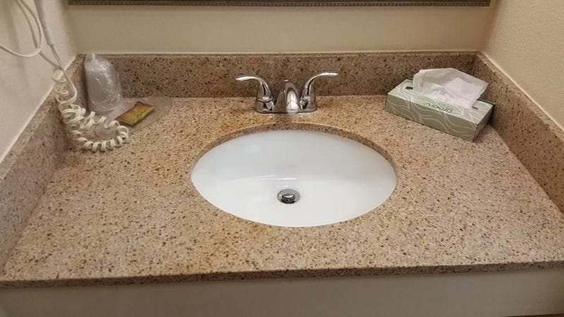 Airport Waterfront Inn 1