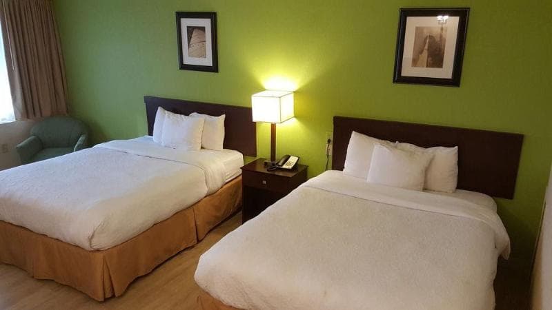 Airport Waterfront Inn 2
