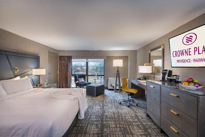Crowne Plaza Providence-Warwick (Airport) 4