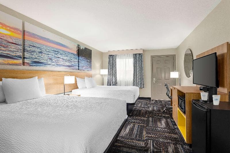 Days Inn By Wyndham Paris 2