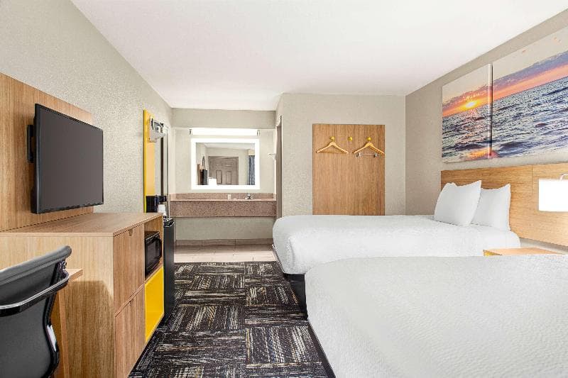Days Inn By Wyndham Paris 5