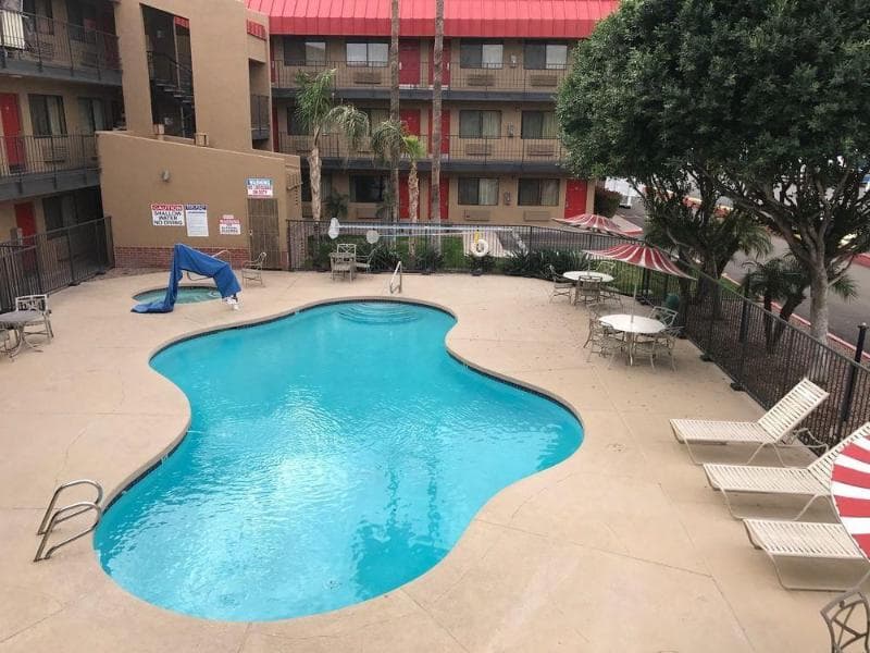 Travelers Inn - Phoenix 2