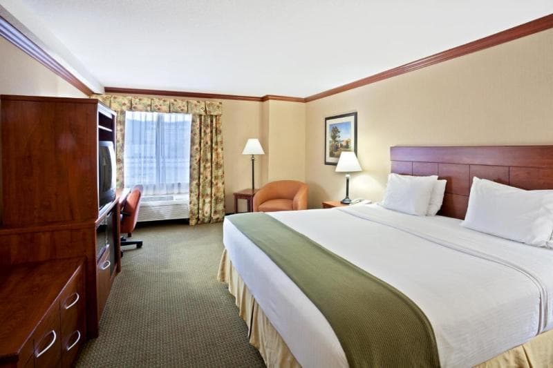 Holiday Inn Express Hotel & Suites Portland - Northwest Downtown 3