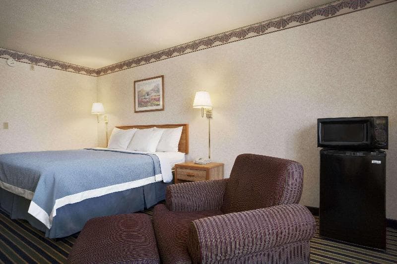 Days Inn By Wyndham Springville 3