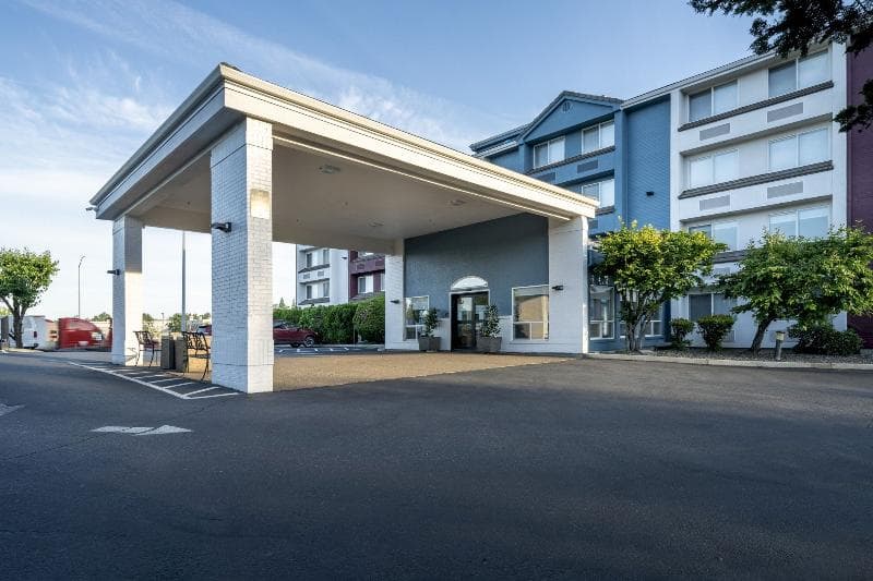 Best Western Lake Oswego Hotel & Suites 2