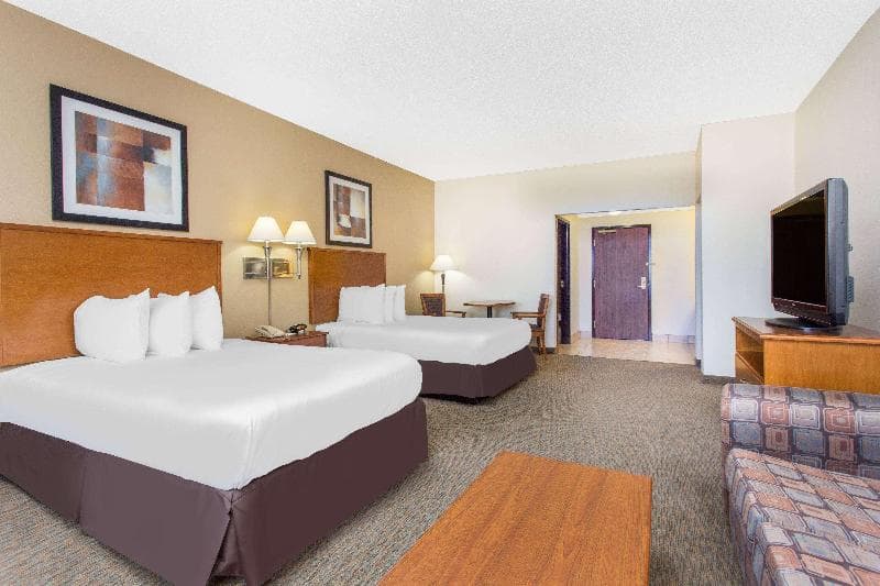 Days Inn By Wyndham Phenix City Near Fort Benning photo 1
