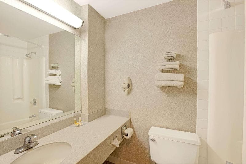 Days Inn by Wyndham Parsippany 3