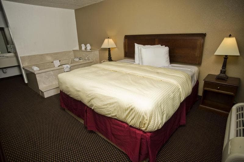 Express Inn Suites Palestine photo 1