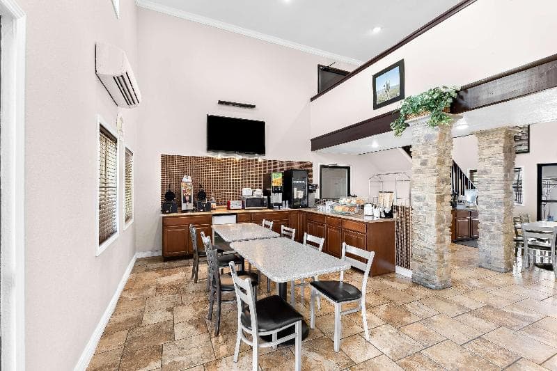 Super 8 by Wyndham Goodyear/Phoenix Area 4