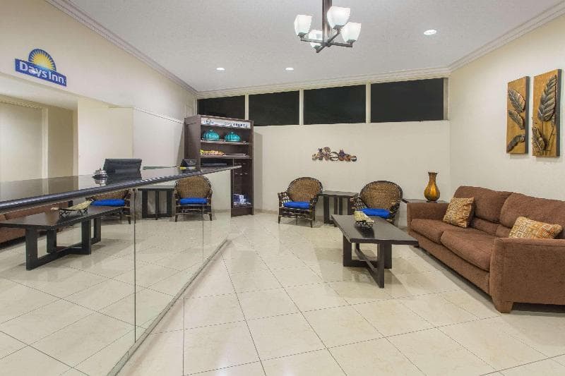 Days Inn by Wyndham Palm Springs 4