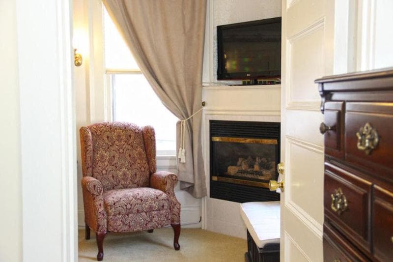 Gateways Inn & Restaurant photo 1