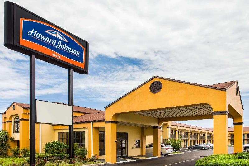 Howard Johnson by Wyndham Panama City 5