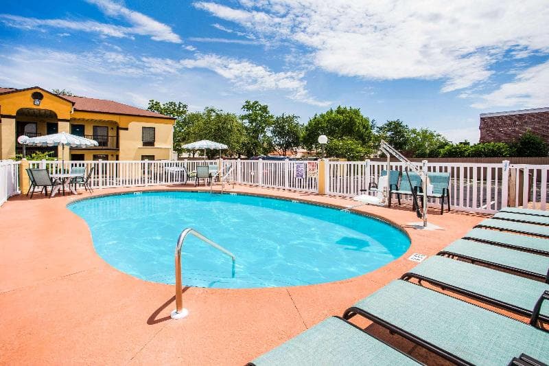 Howard Johnson by Wyndham Panama City 4