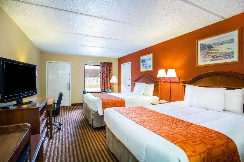 Howard Johnson by Wyndham Panama City 2