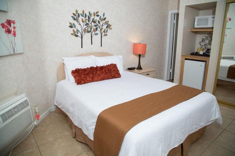 Inn At Deep Canyon photo 1