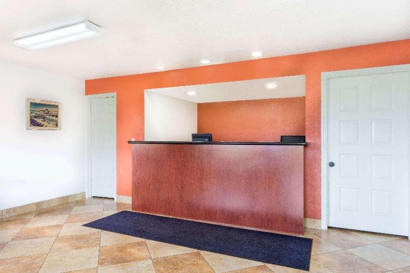 Travelodge Suites by Wyndham Phoenix Mesa 3