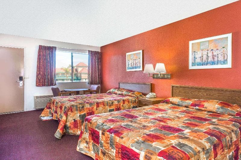 Travelodge Suites by Wyndham Phoenix Mesa photo 1