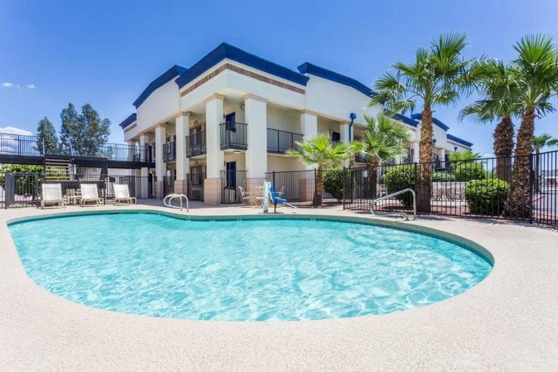 Quality Inn & Suites near Downtown Mesa 5
