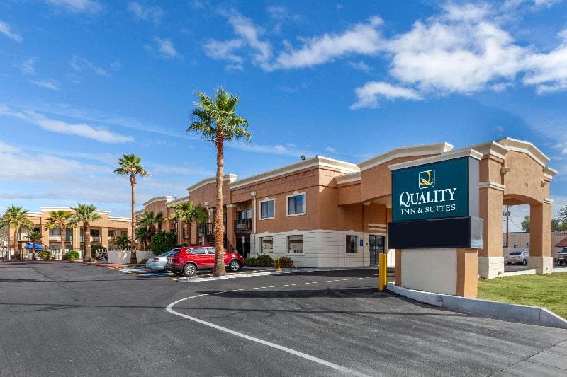 Quality Inn & Suites near Downtown Mesa 2