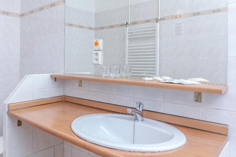 Astra Hotel 5