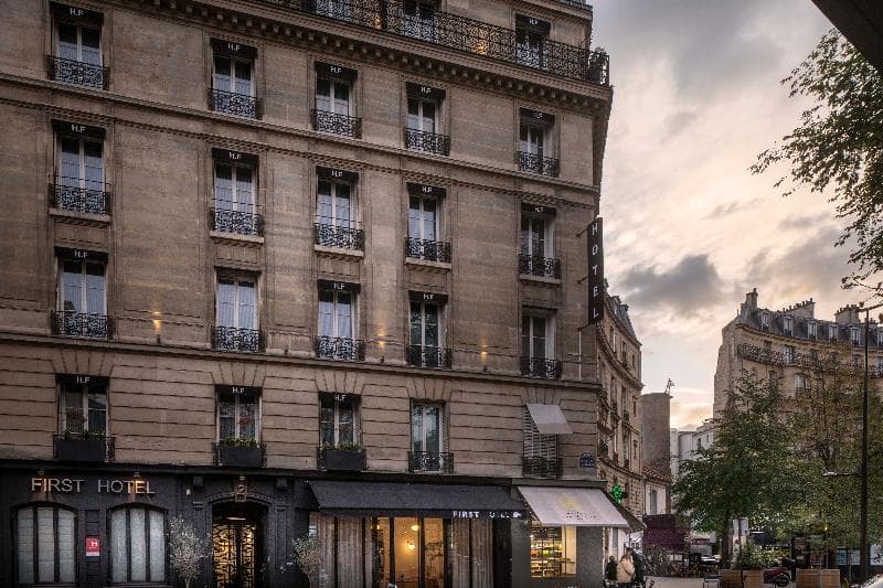First Hotel Paris Tour Eiffel 2