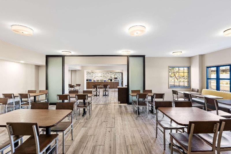 Days Hotel by Wyndham Mesa Near Phoenix 3