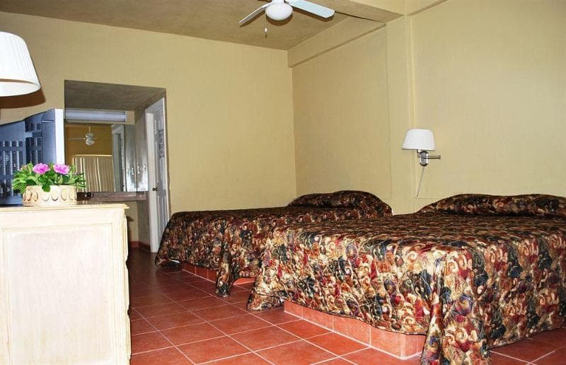 Baja Hotel 2