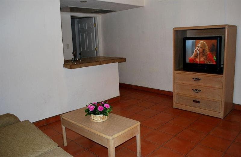 Baja Hotel 3