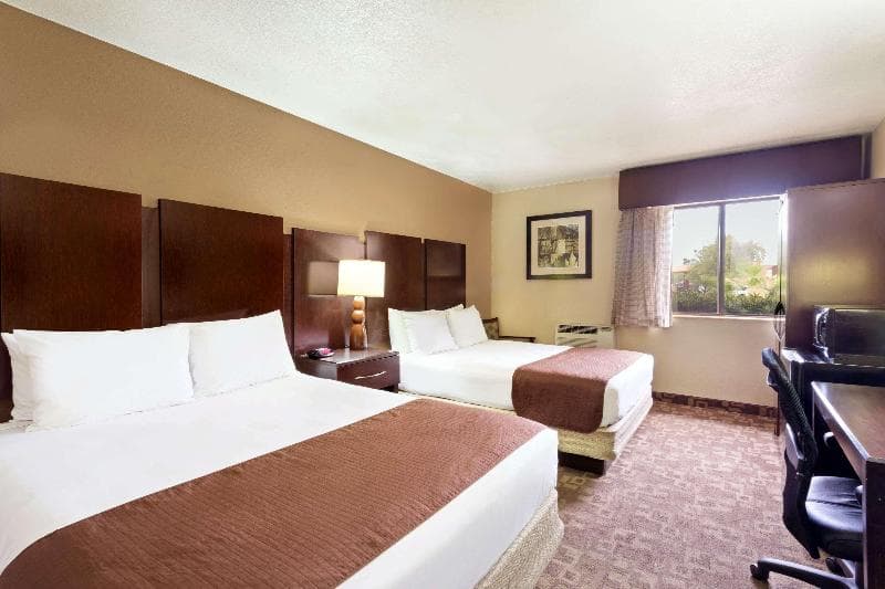 Super 8 by Wyndham Chandler Phoenix 5