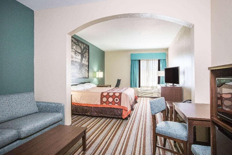 Super 8 by Wyndham Port Arthur/Nederland Area photo 1
