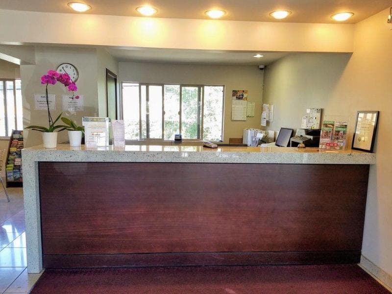 Aladdin Inn & Suites 2