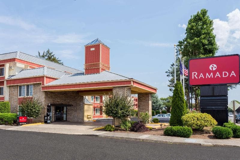 Ramada by Wyndham Portland photo 1