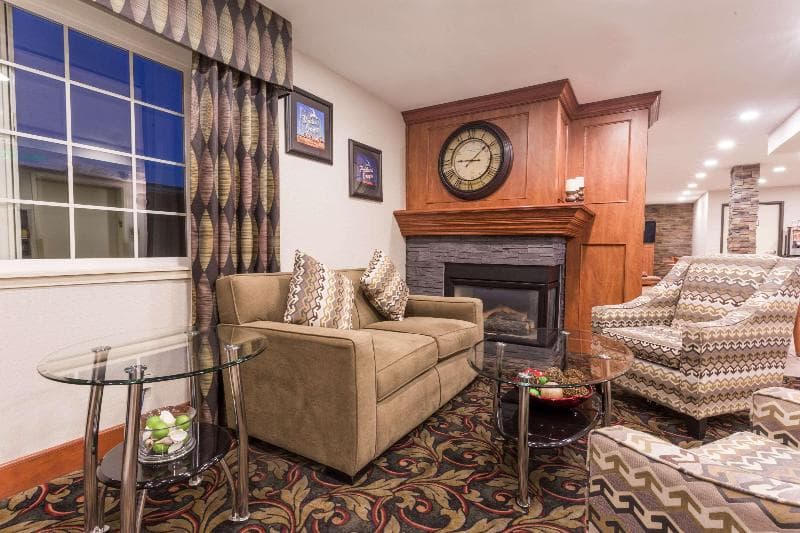 Ramada by Wyndham Portland 2