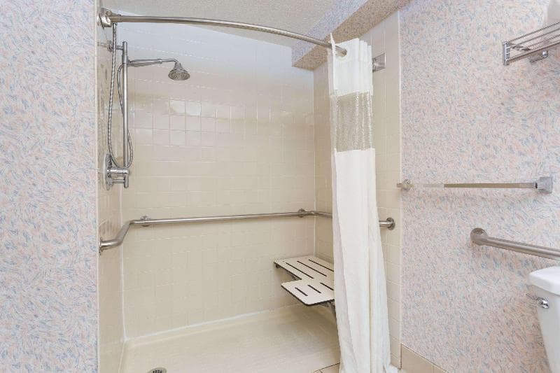 Ramada by Wyndham Portland 5