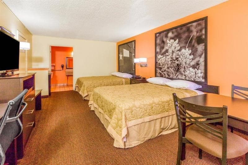 Premier Inn Palestine 5