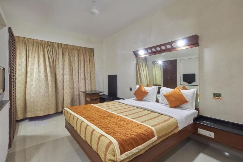 Lotus Bay View Hotel 4