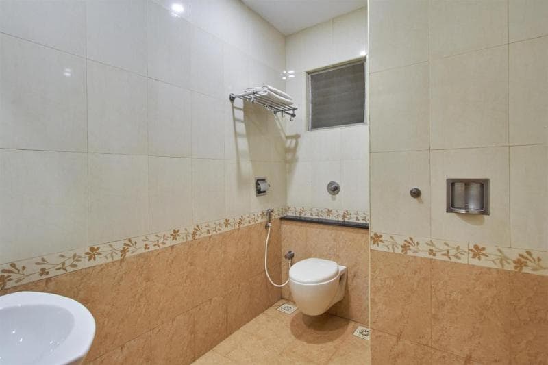 Lotus Bay View Hotel 5