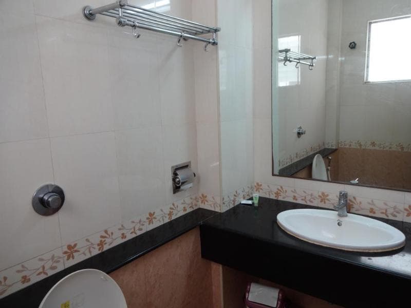 Lotus Bay View Hotel 2