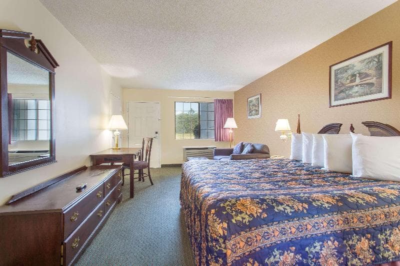 Days Inn By Wyndham Picayune 2