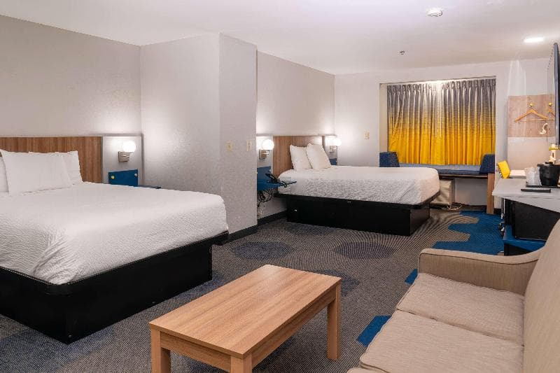 Microtel Inn & Suites by Wyndham Pigeon Forge 5