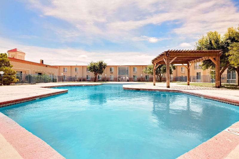 Super 8 By Wyndham Plainview 3